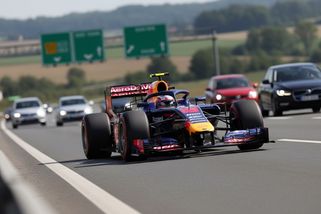 Jak dopadl řidič formule z dálnice D4? Zjistili jsme, jak ho policie (ne)potrestala. „Tohle je spravedlnost?“